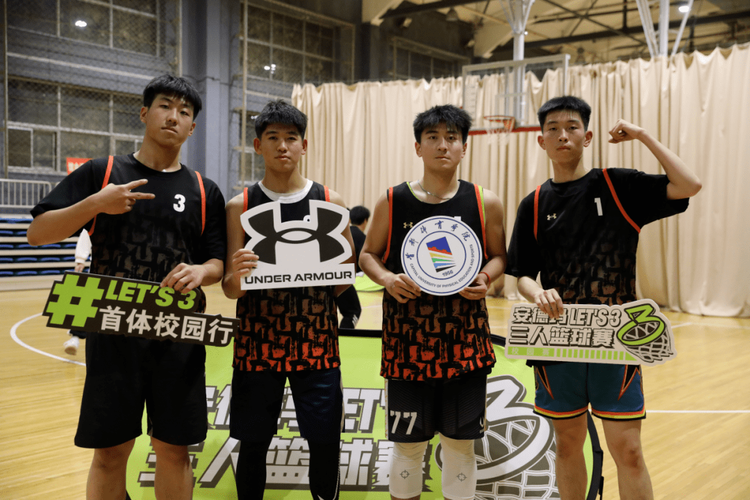 电竞-TES观众热烈欢呼！，费德勒迎来二十赛季出色发挥观众掌声雷动-电竞